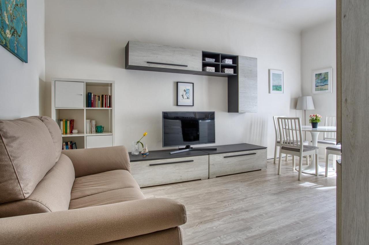 ミラノJoivy Chic 1 Bed Flatアパートメント エクステリア 写真
